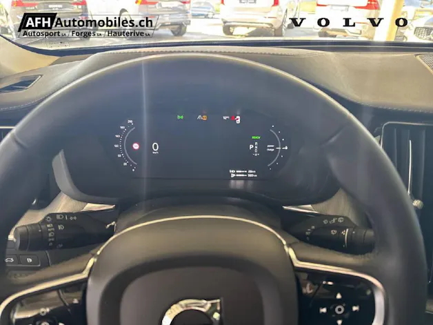 VOLVO XC60 2.0 T6 TE Ultimate Dark eAWD
