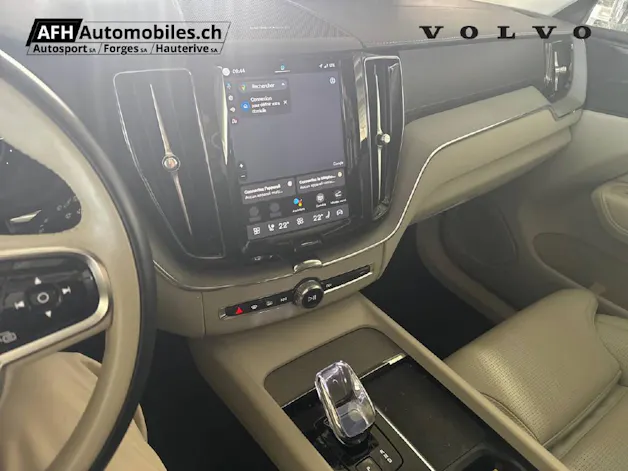 VOLVO XC60 2.0 T6 TE Ultimate Dark eAWD