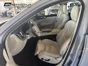 VOLVO XC60 2.0 T6 TE Ultimate Dark eAWD