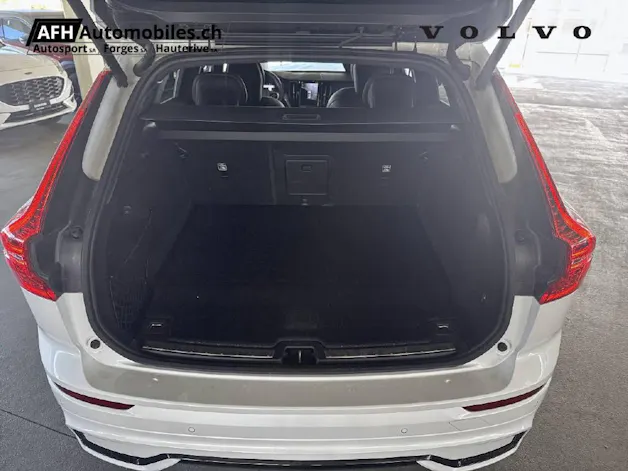 VOLVO XC60 2.0 T6 TE Ultimate Dark eAWD
