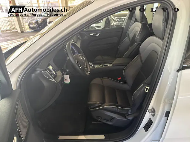 VOLVO XC60 2.0 T6 TE XCENTRIC eAWD