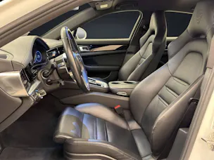 PORSCHE Panamera 4 E-Hybrid
