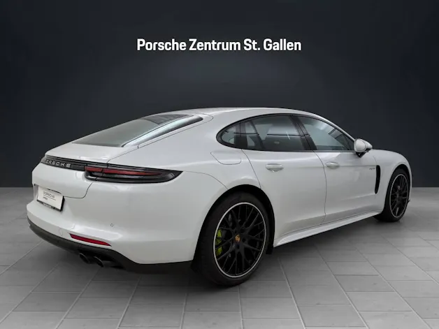 PORSCHE Panamera 4 E-Hybrid