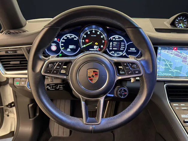 PORSCHE Panamera 4 E-Hybrid