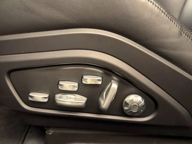 PORSCHE Panamera 4 E-Hybrid