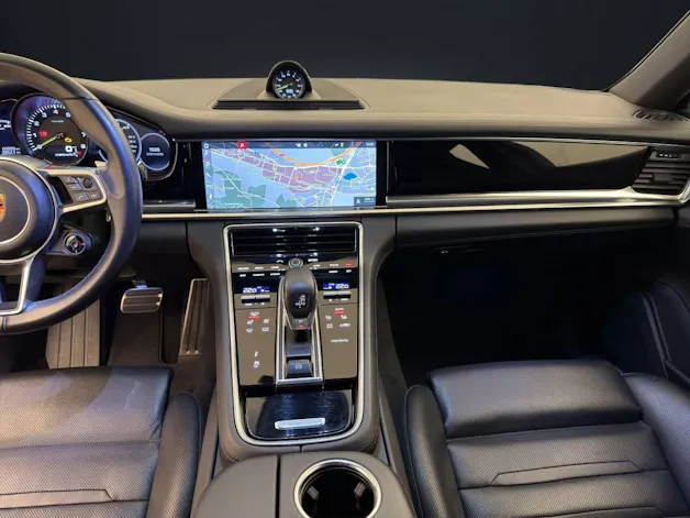 PORSCHE Panamera 4 E-Hybrid
