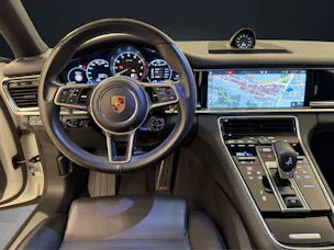 PORSCHE Panamera 4 E-Hybrid