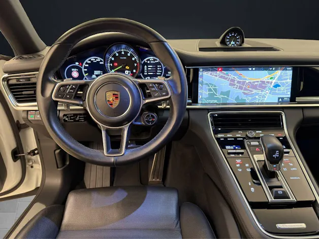 PORSCHE Panamera 4 E-Hybrid