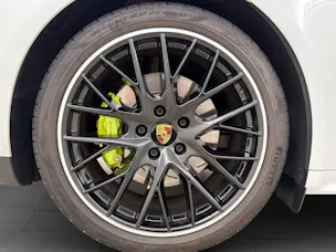 PORSCHE Panamera 4 E-Hybrid