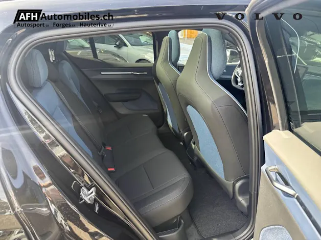 VOLVO EX30 CC E60 Twin Performance AWD
