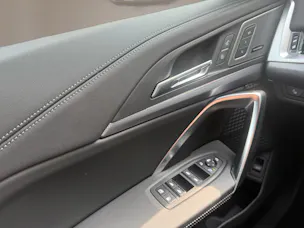 BMW X1 U11 30e xDrive paddles