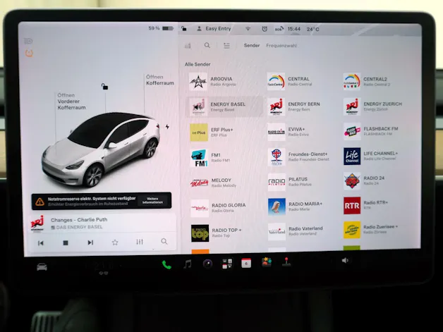 Tesla Model Y Long Range Dual AWD