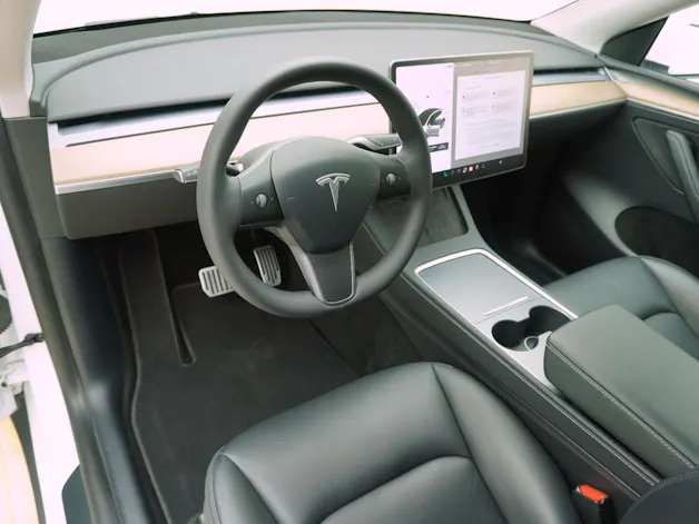 Tesla Model Y Long Range Dual AWD