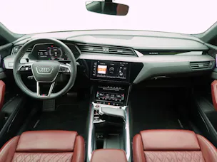 AUDI e-tron S quattro