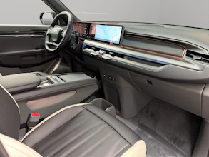 https://vehicle.imgix.net/4507534/20fa2453-f8e2-4ece-80ae-3e7b1540911b.jpg