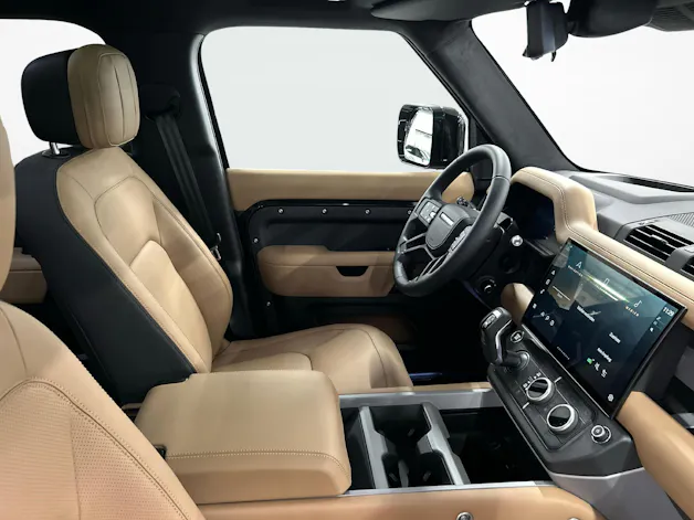 Land Rover Defender 130 3.0 D I6 350 X-Dynamic HSE