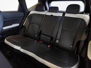 https://vehicle.imgix.net/4507734/06af7cdd-c7d4-47e9-9e6d-634b3ce6e60d.jpg