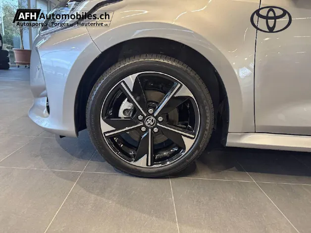 Toyota Yaris 1.5 VVT-i HSD Premium