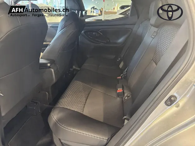 Toyota Yaris 1.5 VVT-i HSD Premium