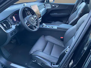 VOLVO XC60 2.0 B5 MH Black Edition AWD