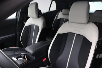 https://vehicle.imgix.net/4507894/c2611a47-fa49-45f9-96b7-7e787d74b53e.JPG