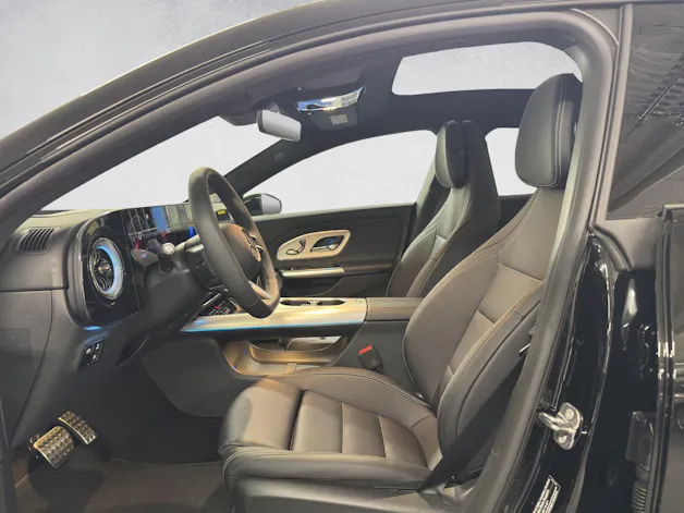 MERCEDES-BENZ CLA 220 AMG Line 4Matic