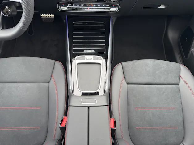 MERCEDES-BENZ GLA-Klasse H247 GLA 35 AMG 4matic