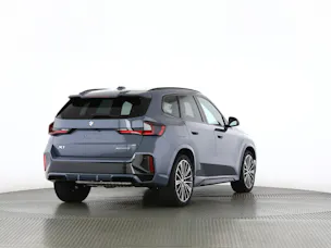 BMW X1 U11 23i xDrive paddles