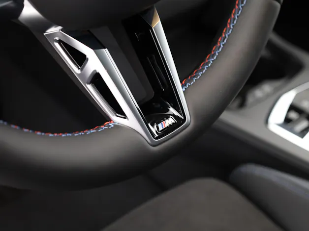BMW X1 U11 23i xDrive paddles