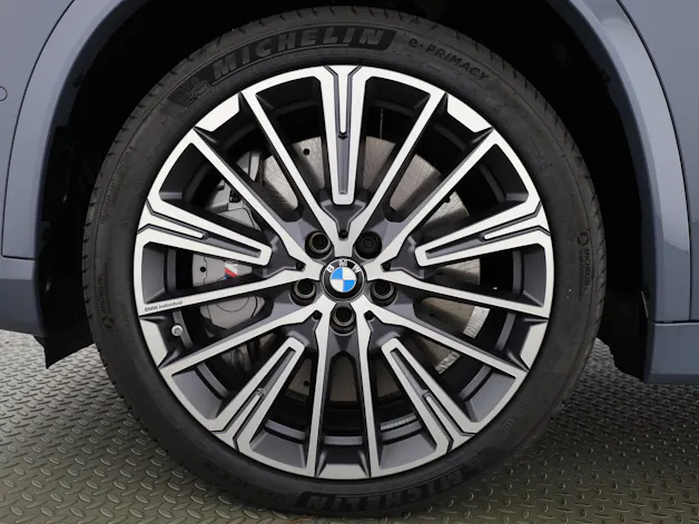 BMW X1 U11 23i xDrive paddles