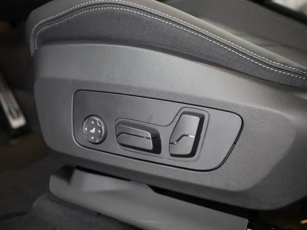 BMW X1 U11 23i xDrive paddles