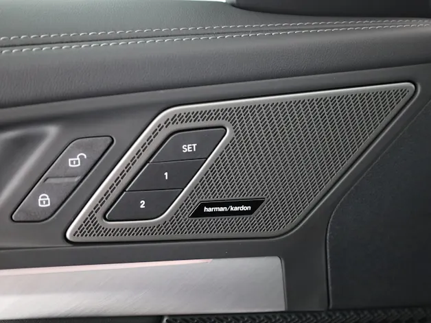 BMW X1 U11 23i xDrive paddles