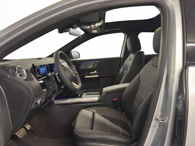 MERCEDES-BENZ GLA 250 AMG Line 4Matic Swiss Star