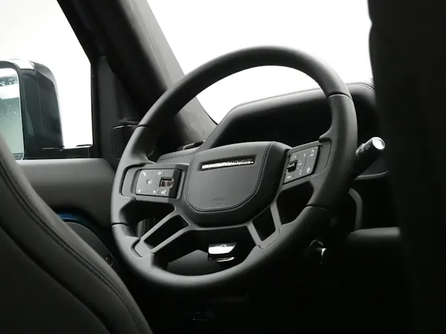 Land Rover Defender 110 4.4 V8 Octa