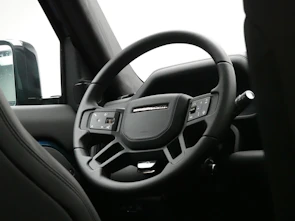 Fahrzeugbild LAND ROVER Defender 110 4.4 V8 Octa