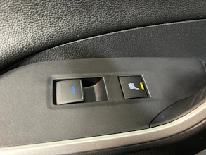 https://vehicle.imgix.net/4507995/dd50f14f-4e44-4922-96ac-3d015cdfa5a4.jpg