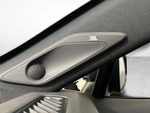 https://vehicle.imgix.net/4507995/fc70be8b-cba3-4b7d-9c8f-f0d6f3b83548.jpg