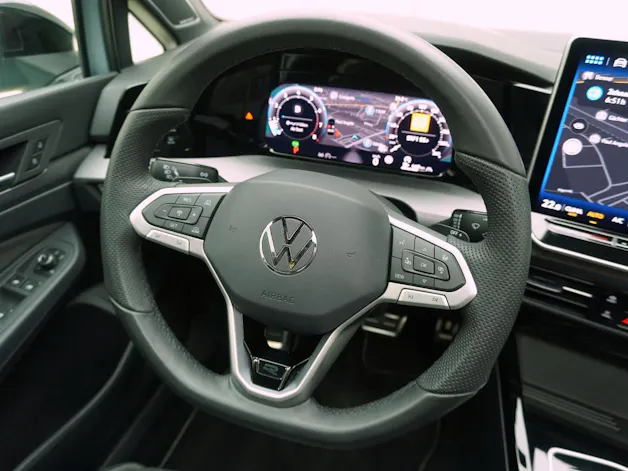 VW Golf 8.5 2.0 TSI DSG R-Line Black Style 4Motion