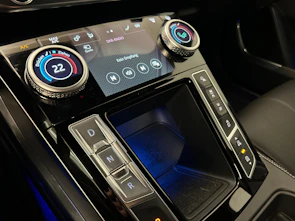 Fahrzeugbild JAGUAR I-Pace EV400 HSE AWD