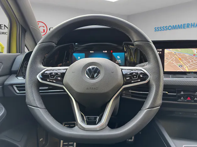 VW Golf VIII 1.5 eTSI R-Line DSG