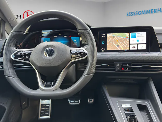 VW Golf VIII 1.5 eTSI R-Line DSG