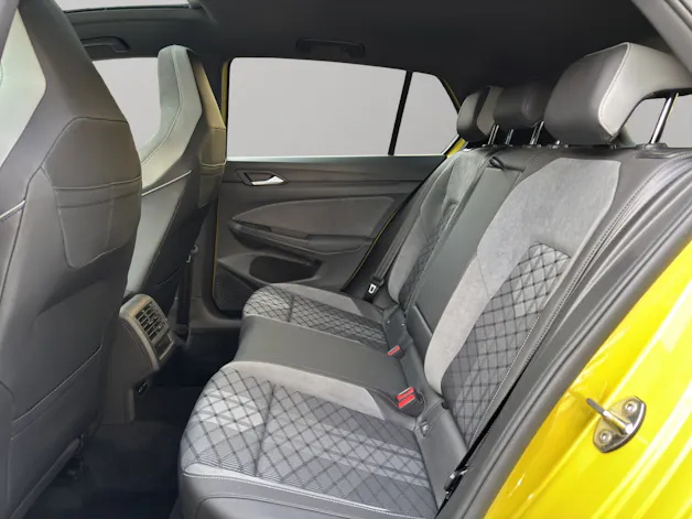 VW Golf VIII 1.5 eTSI R-Line DSG