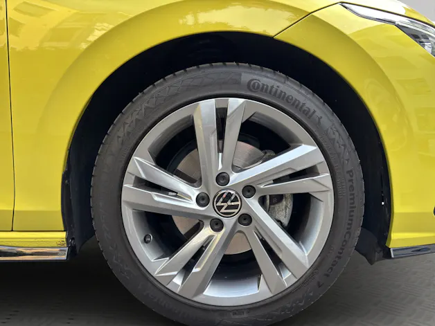 VW Golf VIII 1.5 eTSI R-Line DSG