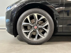 https://vehicle.imgix.net/4508050/6aa2ce83-adb6-4937-af42-4493ee890d92.jpg