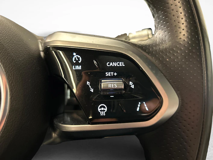 Fahrzeugbild JAGUAR E-PACE