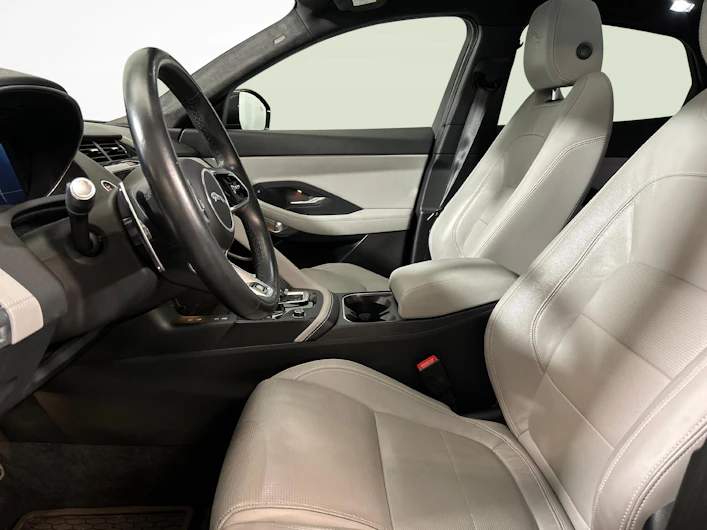 Fahrzeugbild JAGUAR E-PACE