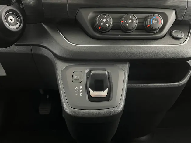 RENAULT Trafic Grand Passenger 2.0 dCi Blue 150 evolution