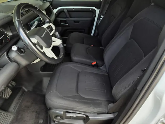Land Rover Defender 110 2.0 SD4 200cv - crochet - 6 places