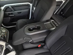 Land Rover Defender 110 2.0 SD4 200cv - crochet - 6 places