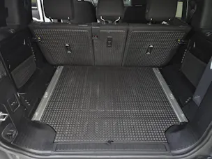 Land Rover Defender 110 2.0 SD4 200cv - crochet - 6 places
